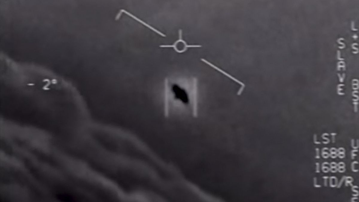 USA zveřejnily zprávu o UFO. Vláda dokázala vysvětlit 1 ze 144 setkání